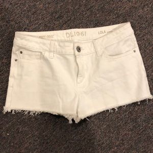 LOLA DL1961 “Milk” denim shorts size 28
